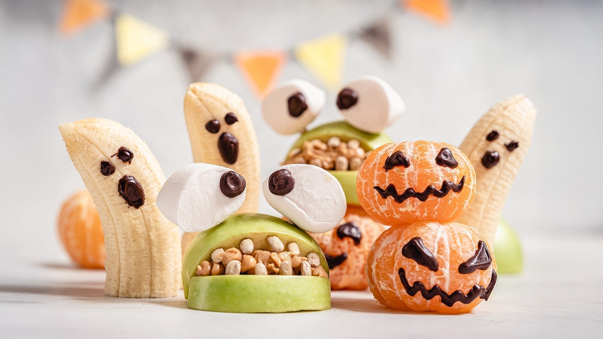 A Dietitian’s Top 10 Tips for a Healthy Halloween