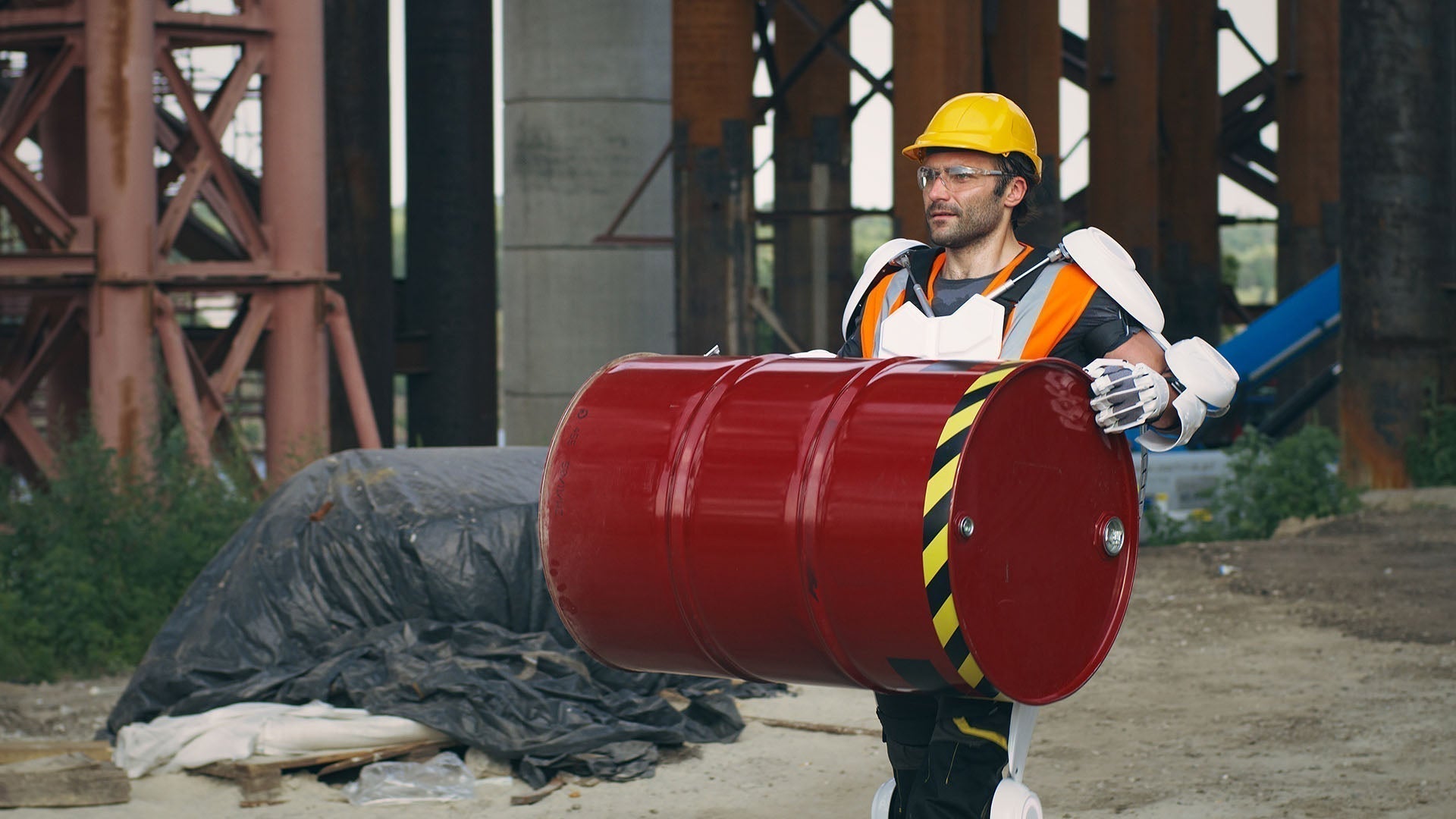 Smart Gear, Safer Jobs: How Wearable Technology is Protecting Workers